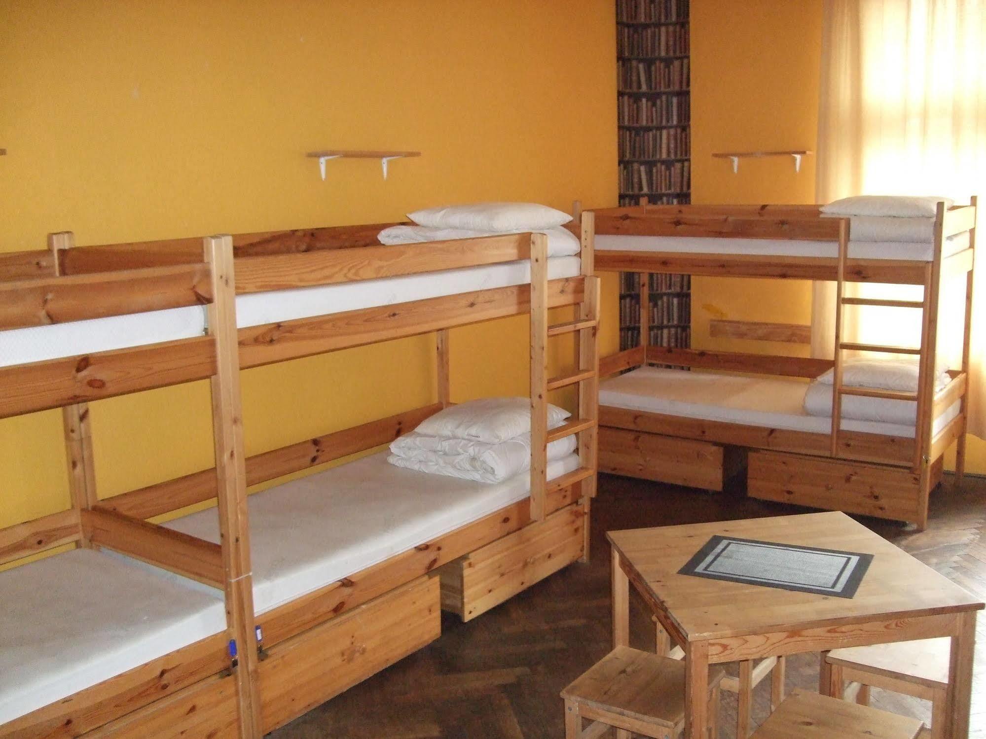 Old Walls Hostel Krakow Exterior photo