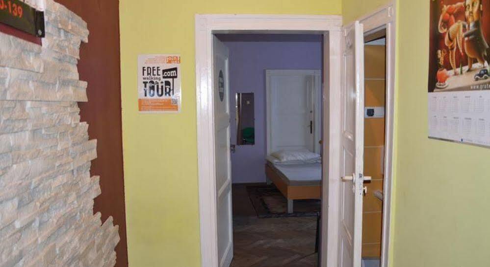 Old Walls Hostel Krakow Exterior photo